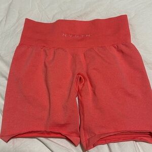 NVGTN Seamless shorts Coral